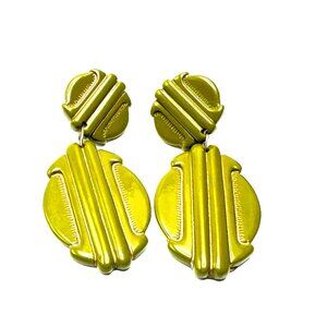 Vintage Mod Avocado Green Clip-On Earrings — 60s/70s MCM Statement Pair — EUC